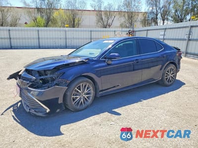 2022 TOYOTA CAMRY HYBRID XLE 4T1F31AK3NU574899 - główne zdjęcie licytacji z USA - miniatura