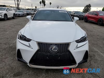 Piąte zdjęcie samochodu w środku: 2017 LEXUS IS 350 VIN:JTHBE1D28H5029741 - miniatura
