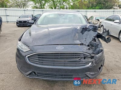 Piąte zdjęcie samochodu w środku: 2020 FORD FUSION S VIN:3FA6P0G78LR163904 - miniatura