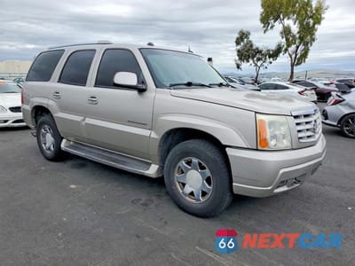 Czwarte zdjęcie samochodu z boku: 2004 CADILLAC ESCALADE LUXURY VIN:1GYEC63T04R250842 - miniatura