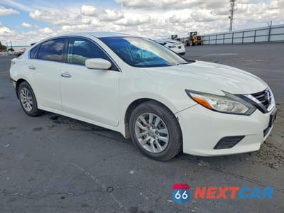 Czwarte zdjęcie samochodu z boku: 2017 NISSAN ALTIMA 2.5 S VIN:1N4AL3AP9HC287203 - miniatura