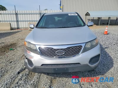 Piąte zdjęcie samochodu w środku: 2012 KIA SORENTO LX VIN:5XYKT3A13CG200457 - miniatura