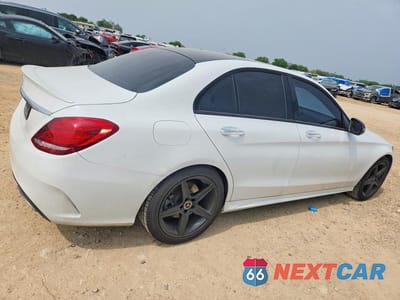 Trzecie zdjęcie samochodu z tyłu: 2017 MERCEDES-BENZ C 300 VIN:55SWF4JB8HU230543 - miniatura