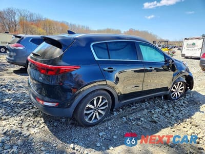 Trzecie zdjęcie samochodu z tyłu: 2017 KIA SPORTAGE EX VIN:KNDPN3AC0H7085760 - miniatura