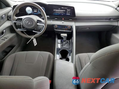 Zdjęcie 8 z 12 samochodu: 2023 HYUNDAI ELANTRA SEL VIN:5NPLS4AG9PH115459 - miniatura
