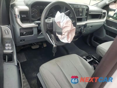 Zdjęcie 8 z 12 samochodu: 2023 FORD F350 SUPER DUTY VIN:1FT8W3BT5PEC38451 - miniatura