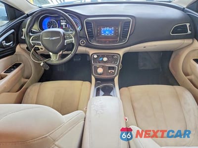 Zdjęcie 8 z 12 samochodu: 2015 CHRYSLER 200 LIMITED VIN:1C3CCCAB4FN734565 - miniatura