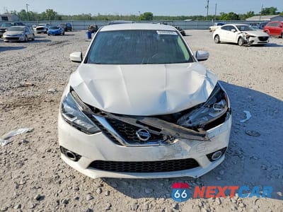 Piąte zdjęcie samochodu w środku: 2017 NISSAN SENTRA SR VIN:3N1AB7AP2HY225608 - miniatura