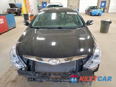 Piąte zdjęcie samochodu w środku: 2014 HYUNDAI SONATA HYBRID LIMITED VIN:KMHEC4A46EA115821 - miniatura