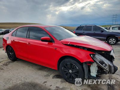 Czwarte zdjęcie samochodu z boku: 2015 VOLKSWAGEN JETTA SE VIN:3VWD17AJ4FM317068 - miniatura