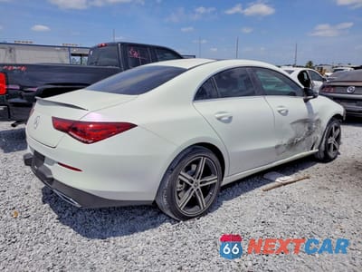 Trzecie zdjęcie samochodu z tyłu: 2020 MERCEDES-BENZ CLA 250 4MATIC VIN:W1K5J4HB4LN088404 - miniatura
