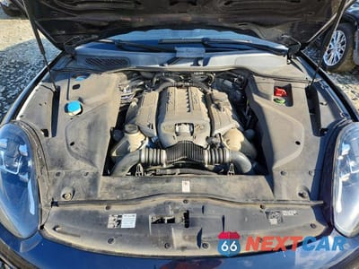 Zdjęcie 12 z 12 samochodu: 2016 PORSCHE CAYENNE TURBO VIN:WP1AC2A26GLA86140 - miniatura