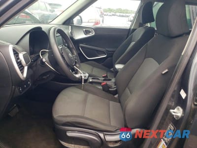 Zdjęcie 7 z 12 samochodu: 2021 KIA SOUL LX VIN:KNDJ23AU9M7736546 - miniatura