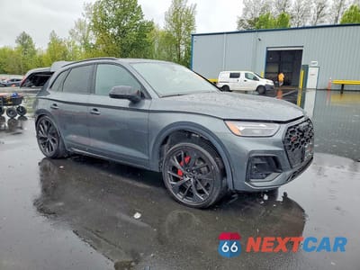Czwarte zdjęcie samochodu z boku: 2025 AUDI SQ5 PREMIUM PLUS VIN:WA1B4AFYXS2007779 - miniatura