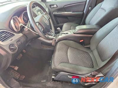 Zdjęcie 7 z 13 samochodu: 2011 DODGE JOURNEY MAINSTREET VIN:3D4PG1FG5BT561775 - miniatura