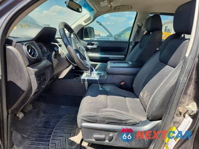 Zdjęcie 7 z 12 samochodu: 2016 TOYOTA TUNDRA SR5 VIN:5TFDW5F12GX499401 - miniatura