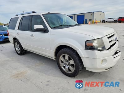 Czwarte zdjęcie samochodu z boku: 2010 FORD EXPEDITION LIMITED VIN:1FMJU1K51AEA43446 - miniatura