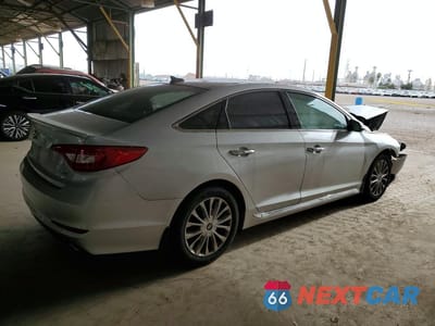 Trzecie zdjęcie samochodu z tyłu: 2015 HYUNDAI SONATA LIMITED VIN:5NPE34AF5FH179168 - miniatura