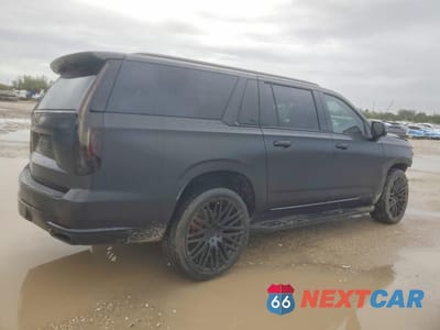 Trzecie zdjęcie samochodu z tyłu: 2021 CADILLAC ESCALADE ESV PREMIUM LUXURY VIN:1GYS4KKL8MR420357 - miniatura