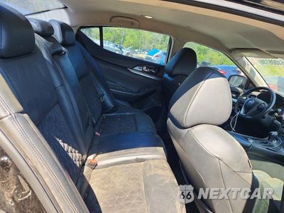 Zdjęcie 10 z 13 samochodu: 2017 NISSAN MAXIMA 3.5 SR VIN:1N4AA6AP5HC369470 - miniatura