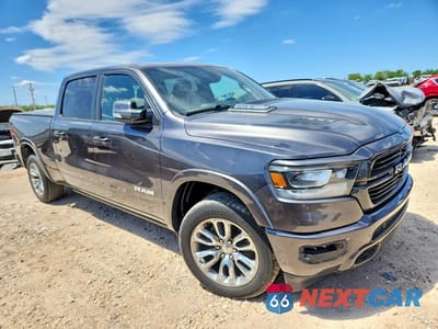 Czwarte zdjęcie samochodu z boku: 2020 RAM 1500 LARAMIE VIN:1C6SRFRT2LN192017 - miniatura