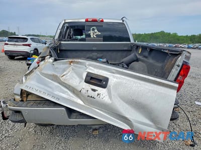 Zdjęcie 6 z 12 samochodu: 2018 CHEVROLET SILVERADO K1500 LT VIN:3GCUKREC2JG474354 - miniatura