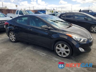 Czwarte zdjęcie samochodu z boku: 2012 HYUNDAI ELANTRA LIMITED VIN:KMHDH4AE7CU257063 - miniatura