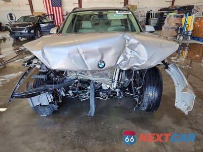 Piąte zdjęcie samochodu w środku: 2015 BMW X1 XDRIVE28I VIN:WBAVL1C50FVY27001 - miniatura