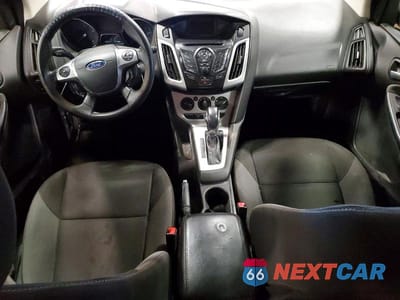 Zdjęcie 8 z 12 samochodu: 2013 FORD FOCUS SE VIN:1FADP3K28DL117719 - miniatura