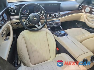 Zdjęcie 8 z 13 samochodu: 2019 MERCEDES-BENZ E 300 4MATIC VIN:WDDZF4KB8KA499743 - miniatura