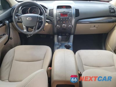 Zdjęcie 8 z 13 samochodu: 2011 KIA SORENTO LX VIN:5XYKTCA15BG014613 - miniatura