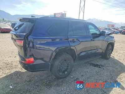 Trzecie zdjęcie samochodu z tyłu: 2024 TOYOTA SEQUOIA PLATINUM VIN:7SVAAABA8RX023498 - miniatura