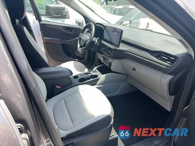 Piąte zdjęcie samochodu w środku: 2024 FORD ESCAPE ACTIVE VIN:1FMCU0GNXRUB09554 - miniatura
