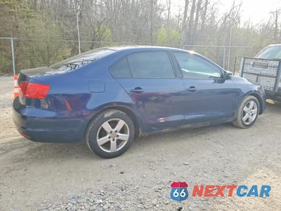 Trzecie zdjęcie samochodu z tyłu: 2011 VOLKSWAGEN JETTA SE VIN:3VWDZ7AJ9BM072139 - miniatura