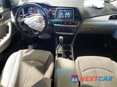 Zdjęcie 8 z 12 samochodu: 2019 HYUNDAI SONATA SE VIN:5NPE24AF7KH768767 - miniatura