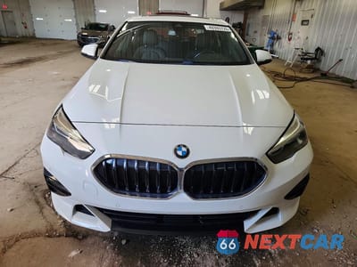 Piąte zdjęcie samochodu w środku: 2021 BMW 228XI VIN:WBA73AK01M7J36740 - miniatura