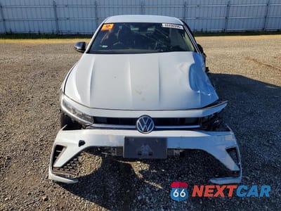 Piąte zdjęcie samochodu w środku: 2025 VOLKSWAGEN JETTA SPORT VIN:3VWBX7BU7SM043292 - miniatura