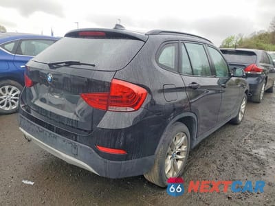 Trzecie zdjęcie samochodu z tyłu: 2015 BMW X1 XDRIVE28I VIN:WBAVL1C50FVY25636 - miniatura