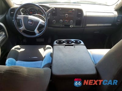 Zdjęcie 8 z 12 samochodu: 2009 GMC SIERRA K1500 SLE VIN:2GTEK290991135235 - miniatura