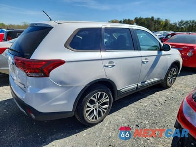 Trzecie zdjęcie samochodu z tyłu: 2016 MITSUBISHI OUTLANDER SE VIN:JA4AZ3A30GZ061269 - miniatura