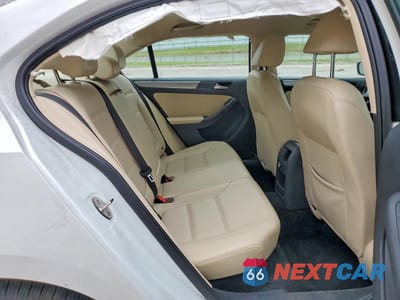Zdjęcie 10 z 13 samochodu: 2018 VOLKSWAGEN JETTA SE VIN:3VWDB7AJ8JM213317 - miniatura