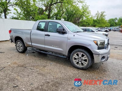 Czwarte zdjęcie samochodu z boku: 2008 TOYOTA TUNDRA SR5 VIN:5TFRT54128X023197 - miniatura