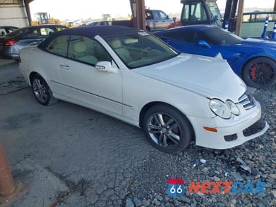 Czwarte zdjęcie samochodu z boku: 2008 MERCEDES-BENZ CLK 350 VIN:WDBTK56FX8T092744 - miniatura