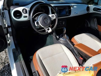 Zdjęcie 8 z 12 samochodu: 2017 VOLKSWAGEN BEETLE S VIN:3VW517ATXHM819995 - miniatura