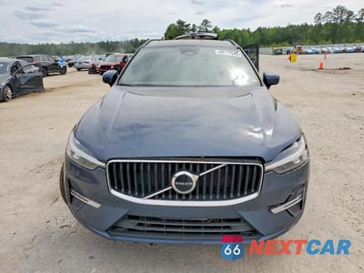 Piąte zdjęcie samochodu w środku: 2022 VOLVO XC60 B5 MOMENTUM VIN:YV4L12DK5N1002472 - miniatura