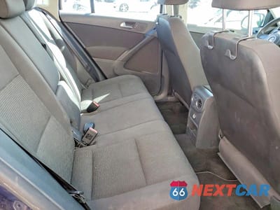 Zdjęcie 11 z 13 samochodu: 2012 VOLKSWAGEN TIGUAN S VIN:WVGAV7AX1CW551464 - miniatura