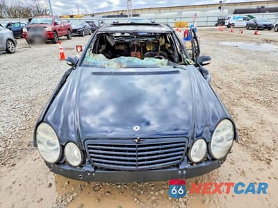 Piąte zdjęcie samochodu w środku: 2003 MERCEDES-BENZ E 320 VIN:WDBUF65J53X110640 - miniatura