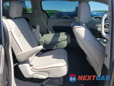 Zdjęcie 11 z 14 samochodu: 2017 CHRYSLER PACIFICA LIMITED VIN:2C4RC1GG8HR643298 - miniatura