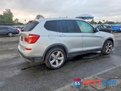Trzecie zdjęcie samochodu z tyłu: 2017 BMW X3 SDRIVE28I VIN:5UXWZ7C39H0X39036 - miniatura