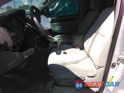 Zdjęcie 7 z 12 samochodu: 2007 TOYOTA TACOMA V6 VIN:3TMLU42N57M012444 - miniatura